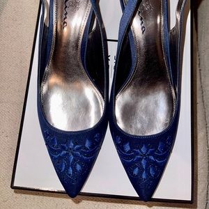 8 1/2 Kitten Heel Pointy Toe Sandal.